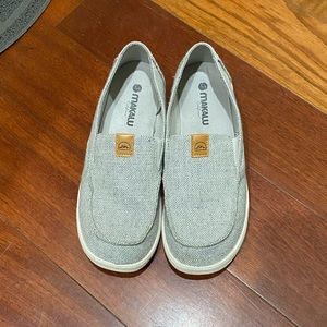 Makalu gently used Womens size 11